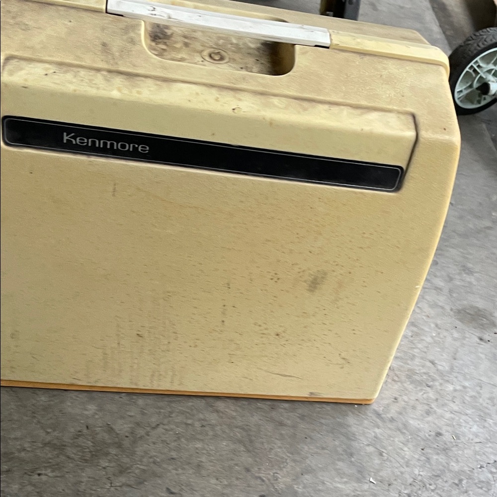 Kenmore 10-Stitch Sewing Machine in Ivory - Picture 4 of 5